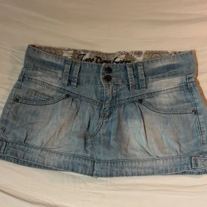 Two days later kjol - Vintage kjol, midjemått rakt över ca 41. Skulle säga M/S. Skriv vid frågor💕