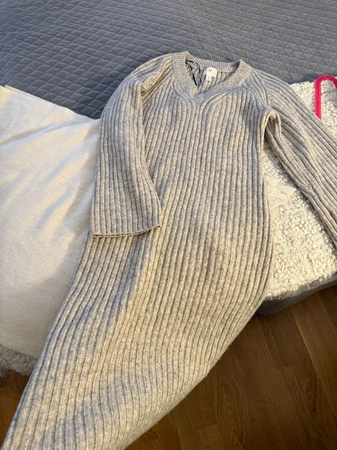 Beige ribbstickad klänning H&M - 1