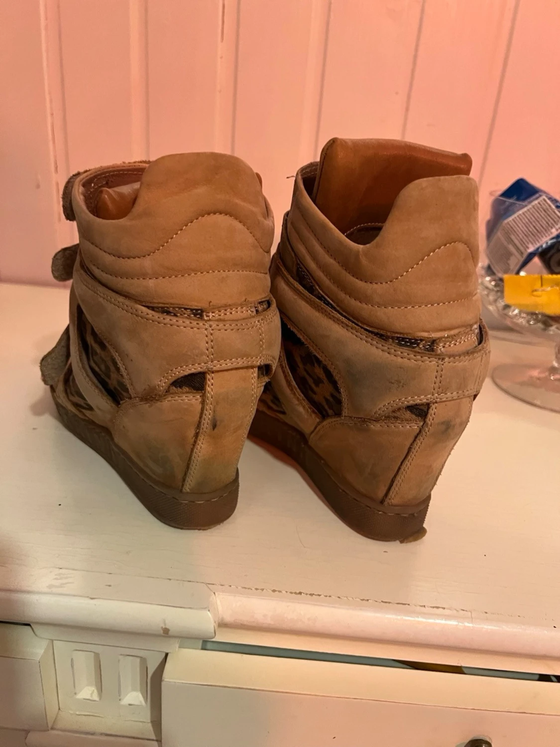 Bruna Carinii sneakers med leoparddetaljer - 3