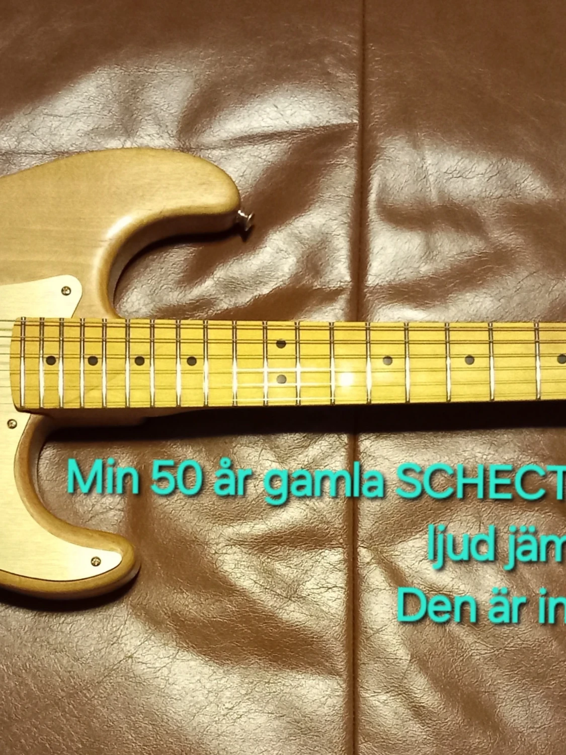 Splitter ny jätte snygg Strata gitarr med tillbehör till ett bra pris. - 6