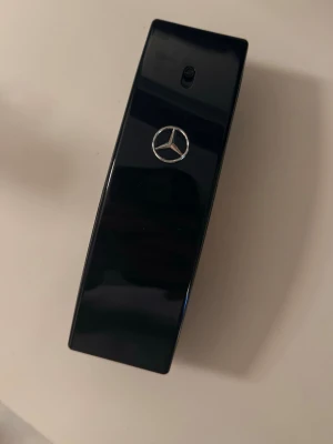 Mercedes-Benz Club Black | 50ml - Skulle säga att 75% återstår 