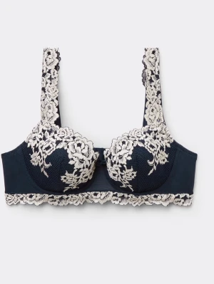 Intimissimi bh - Mörkblå spets-bh från Intimissimi i storlek 75B.  Nypris 559kr 