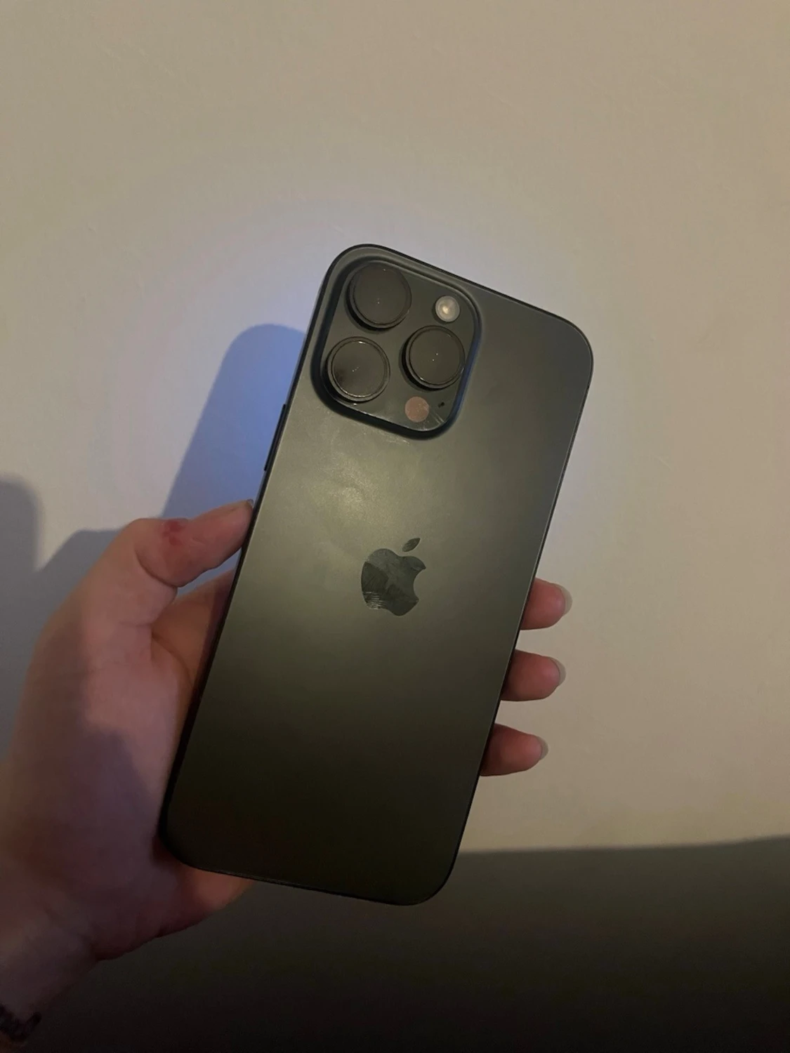 iPhone 16 Pro Max  - 1