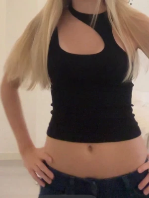 Fest topp - Säljer nu min favorittopp eftersom den inte kommer till användning längre❤️