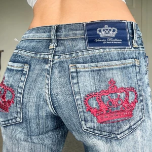 Victoria beckham jeans  - Midjemått: 37cm rakt över, innerbenslängd: 84cm 💗