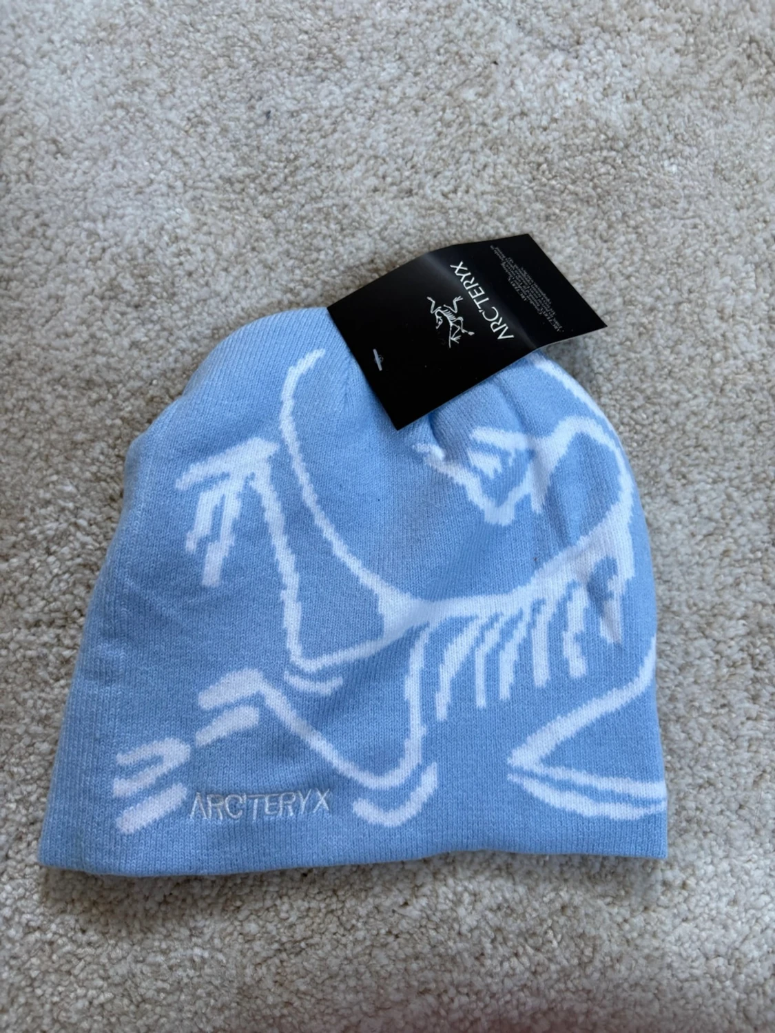 Ljusblå mössa från Arc'teryx