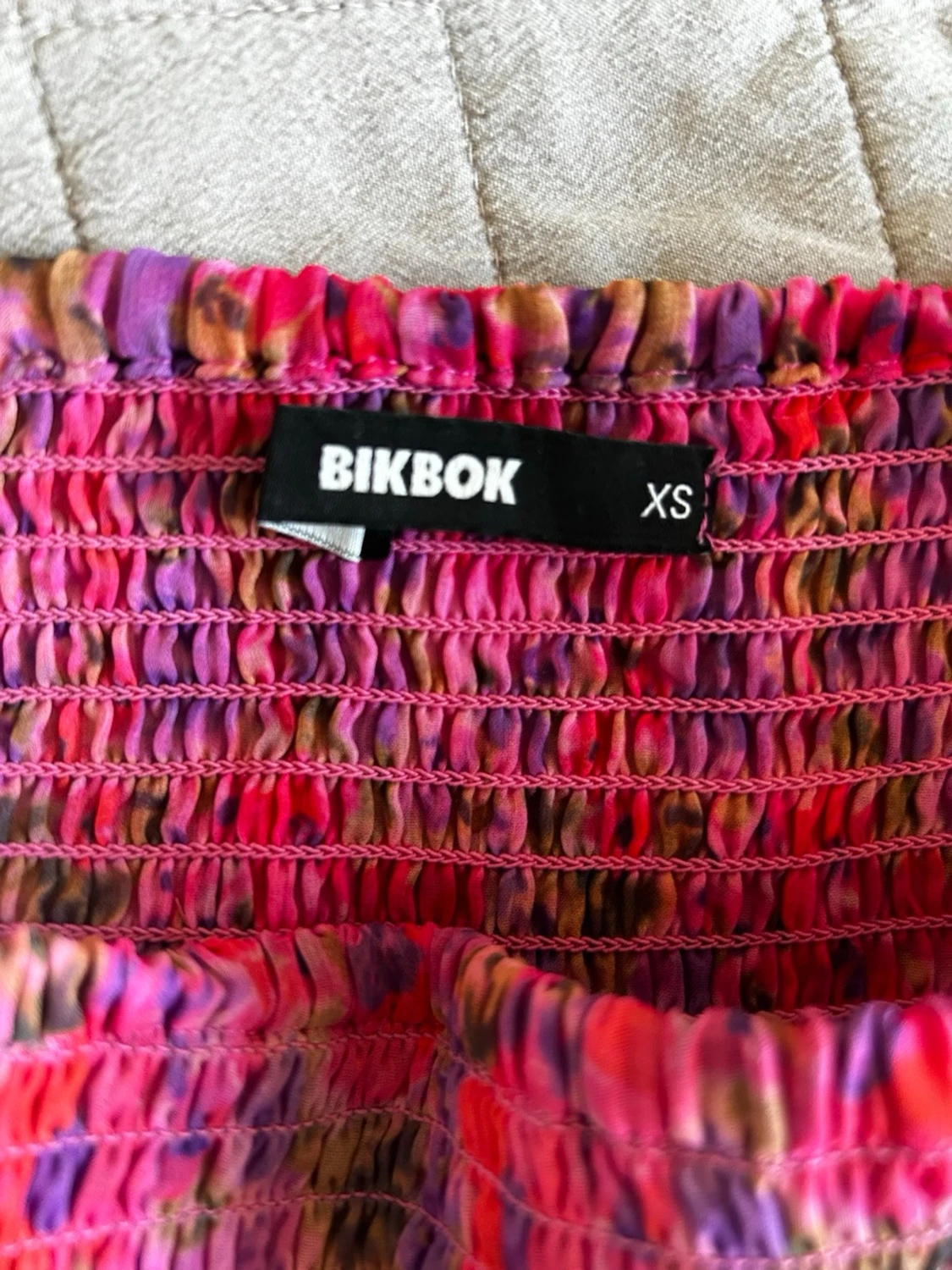 Blommig volangkjol från BikBok - 1