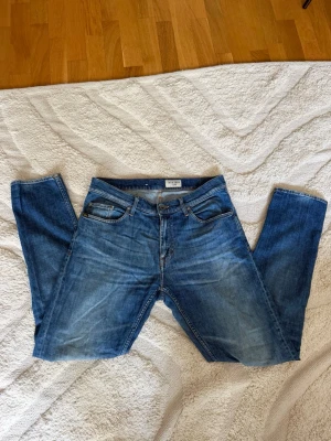 pistolero jeans Tiger of Sweden w30 l32 - Passade tyvärr inte mig, riktigt schysta inför sommaren