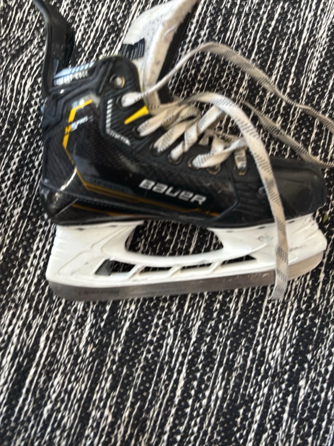 Bauer M5 pro skates svart/gul - 1