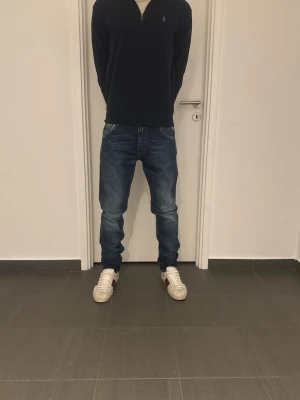 Replay jeans  - Säljer nu dessa Replay jeans i storlek 31,34 skriv för fler bilder/frågor😊