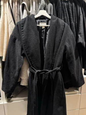 Hm kappa  - Jättefin kappa, ullblandning 