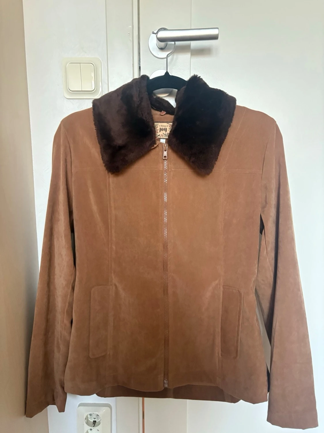 Brun jacka med utbytbar krage - 1