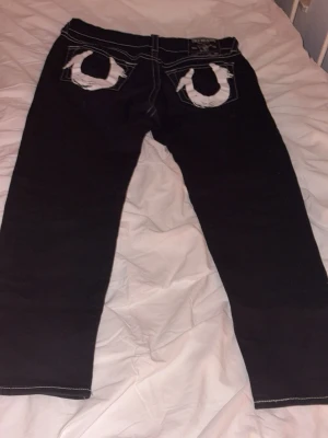 True religion Rocco skinny - Säljer svarta TR Rocco jeans/ Skinny 