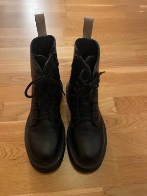 Dr martins kängor  - Knappt använda dr martins! Nypris: 2500