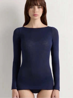 Mörkblå långärmad topp från Intimissimi  - En stilren mörkblå långärmad topp med rund halsringning och tight passform. Tunt och lätt material som ger en smickrande siluett🥂💗Den har defekter men det märks inte så mycket