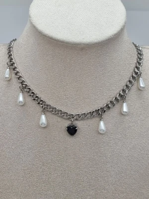 Handgjort halsband med pärlor och hjärta  - Material-rostfritt stål.  Kedjetjocklek-6mm #68