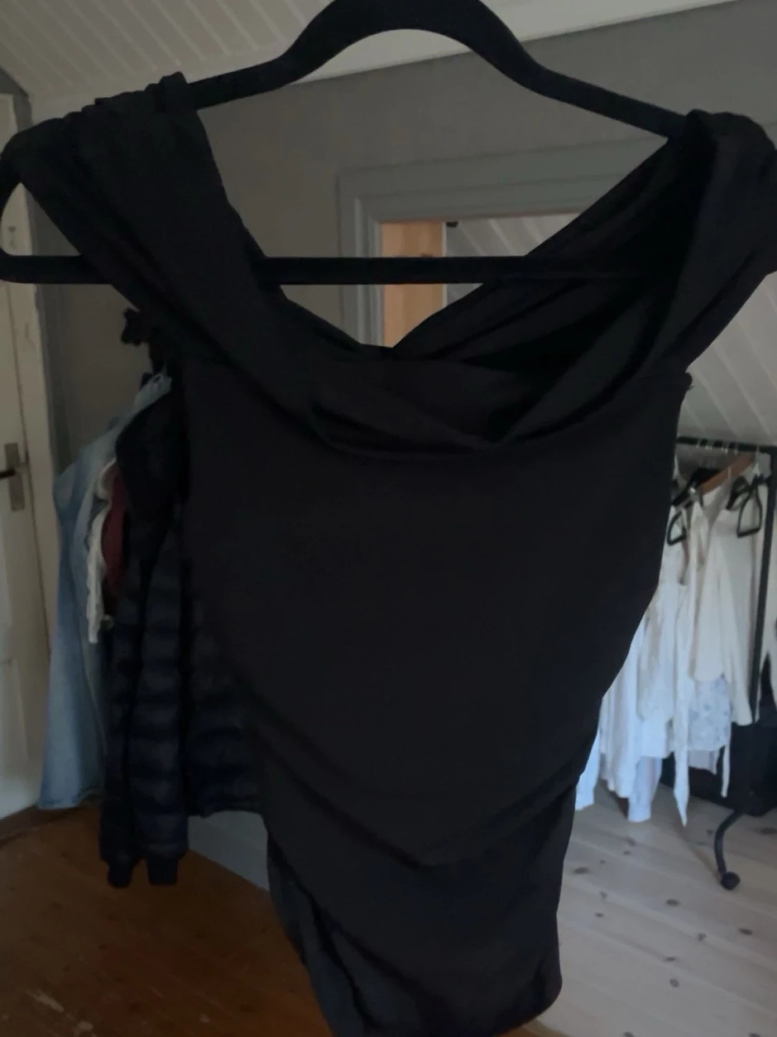 Off shoulder topp - 1