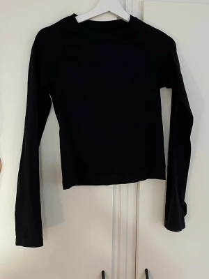 Träningströja  - Säljer denna snygga träningströja i storlek M. 💗