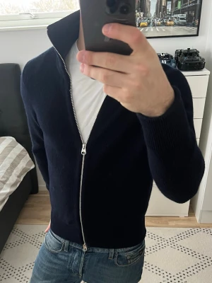 Arket stickad cardigan  - Skick 10/10 