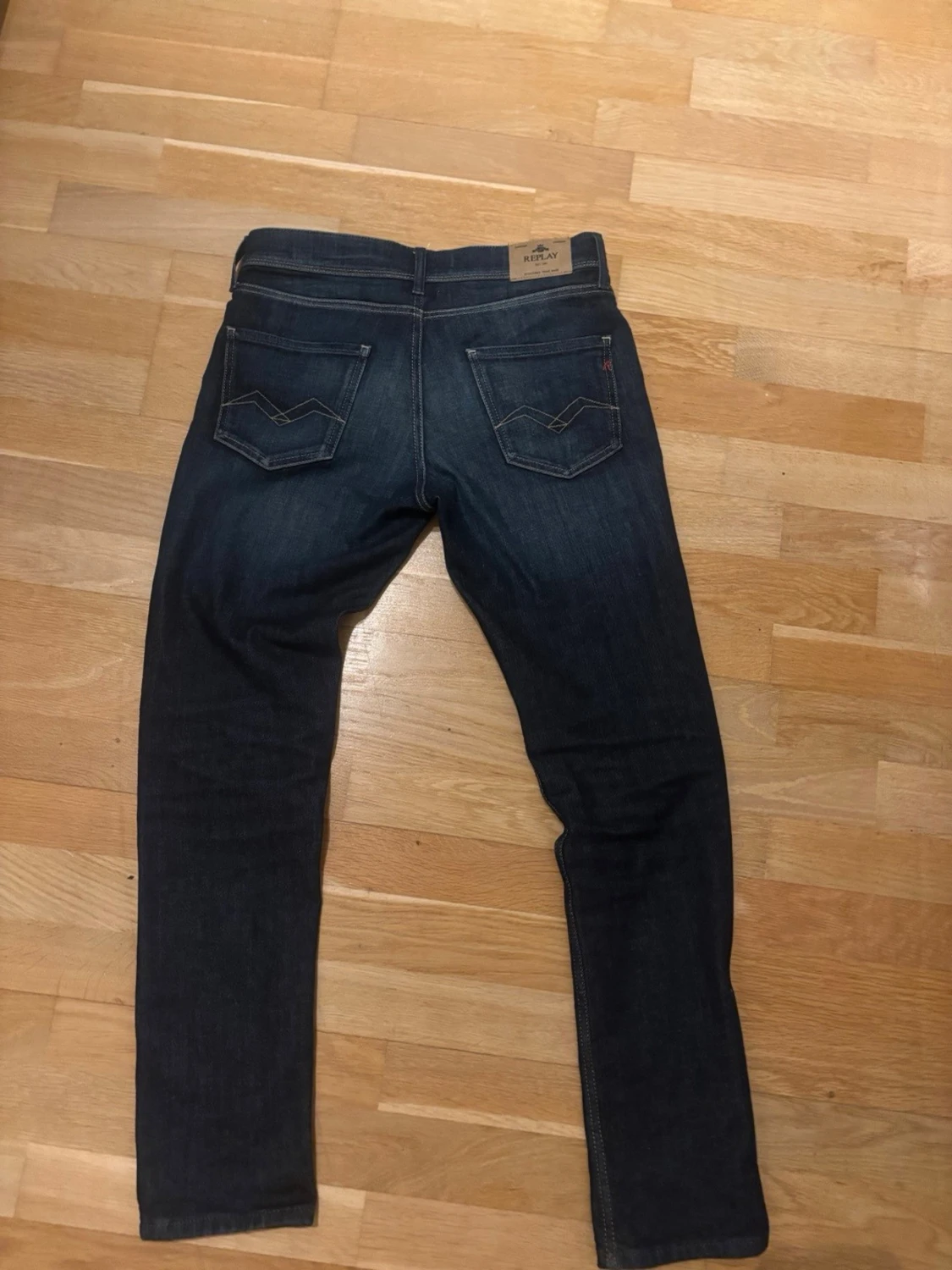 Mörkblå jeans från Replay  - 1