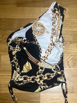 Off Shoulder Top - Storlek XS. Köpt på Shein. Fint skick. 