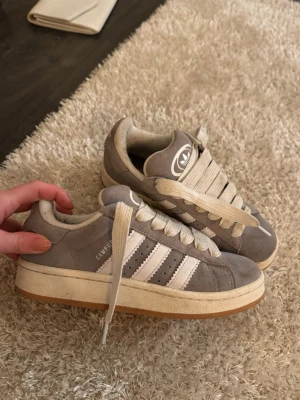 Adidas Campus  - Grå adidas campus skor. Storlek 36. 