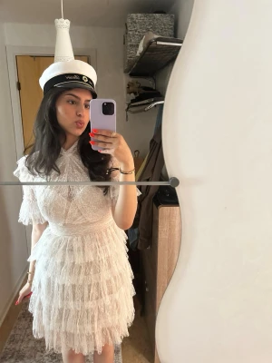 Maline - student klänning  - Min studentklänning som jag hade på mig en gång ! Skriv om ni vill ha fler bilder eller funderar över något 🥰