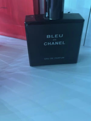 Bleu de Chanel Eau de Parfum 100ml - Ungefär 75 ml kvar .