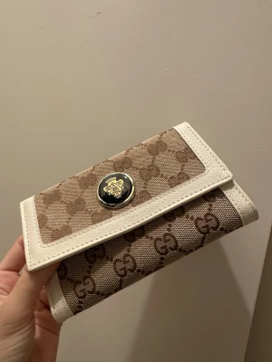 Plånbok helt ny  - Plånbok helt ny🤍