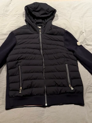Moncler jacka  - Helt oanvänd moncler jacka 