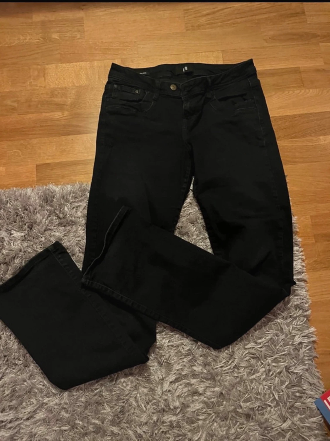 Svarta bootcut jeans från LiB - 2