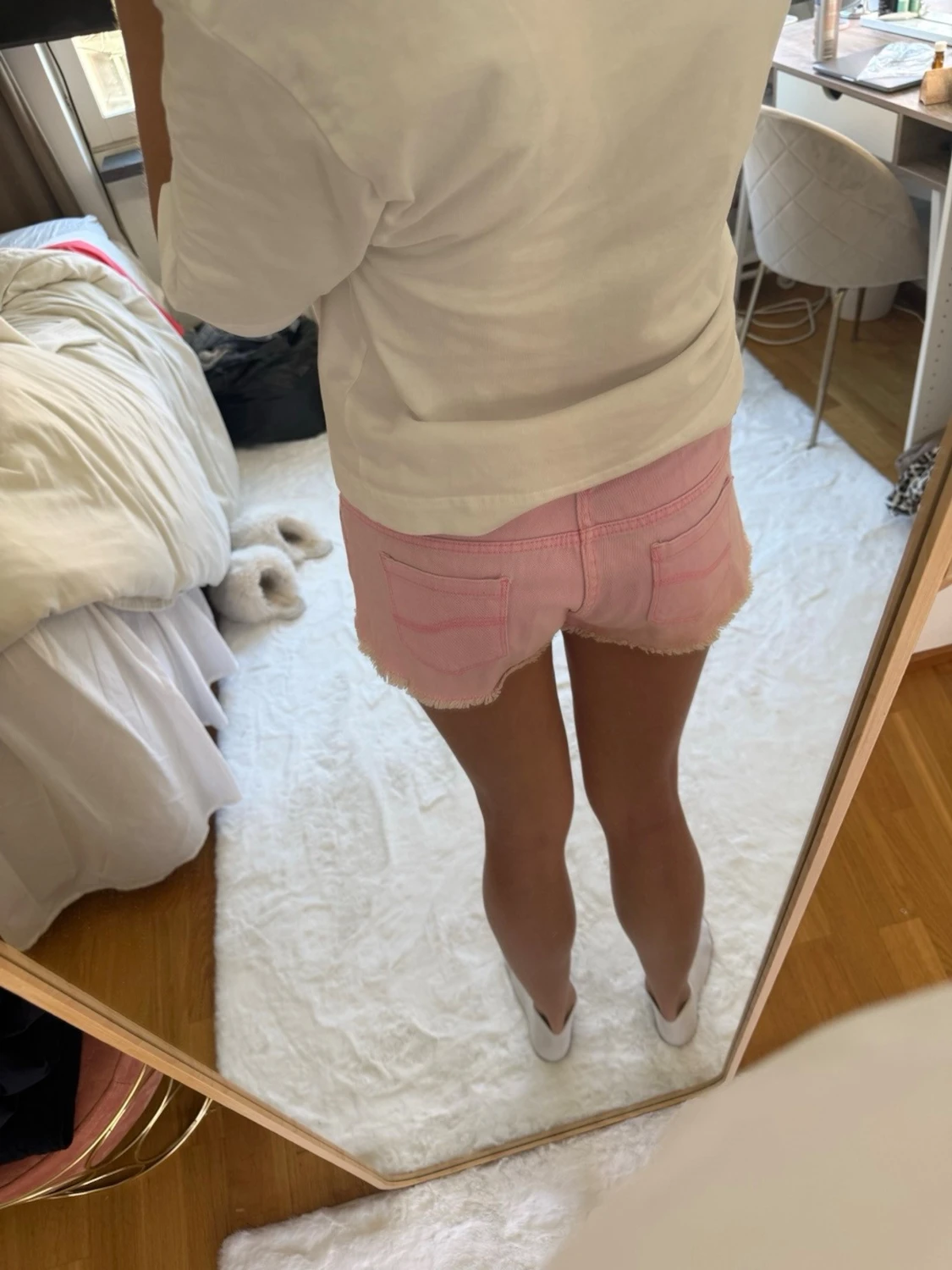 Ljusrosa jeansshorts - 1