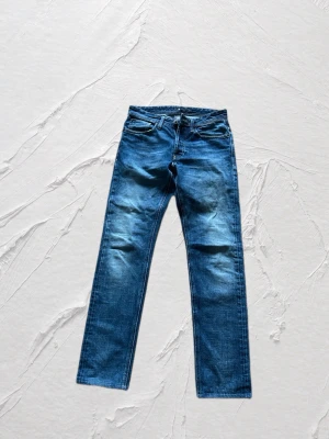 Jeans med skön fade  - Ett par sköna jeans med fet fade OKÄNT MÄRKE . Straight fit jeans 