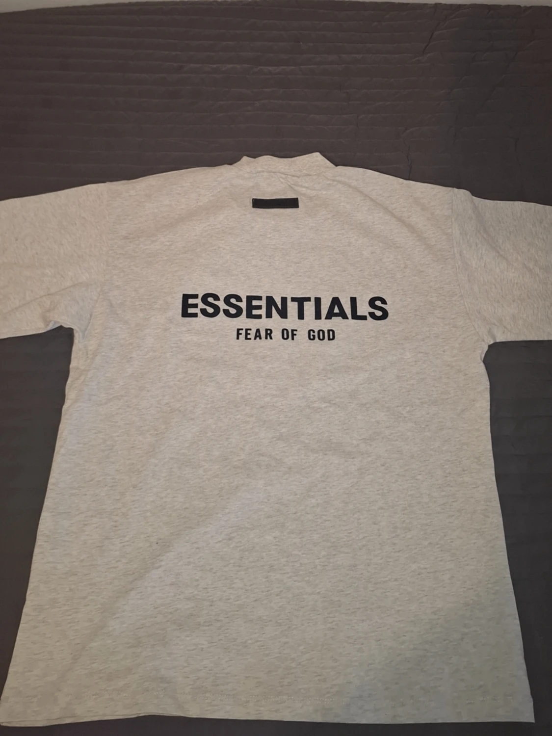 En grå Essentials set  - 2