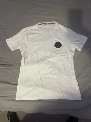 Moncler T-shirt - Bra bekväm tröja, Pris kan diskuteras!