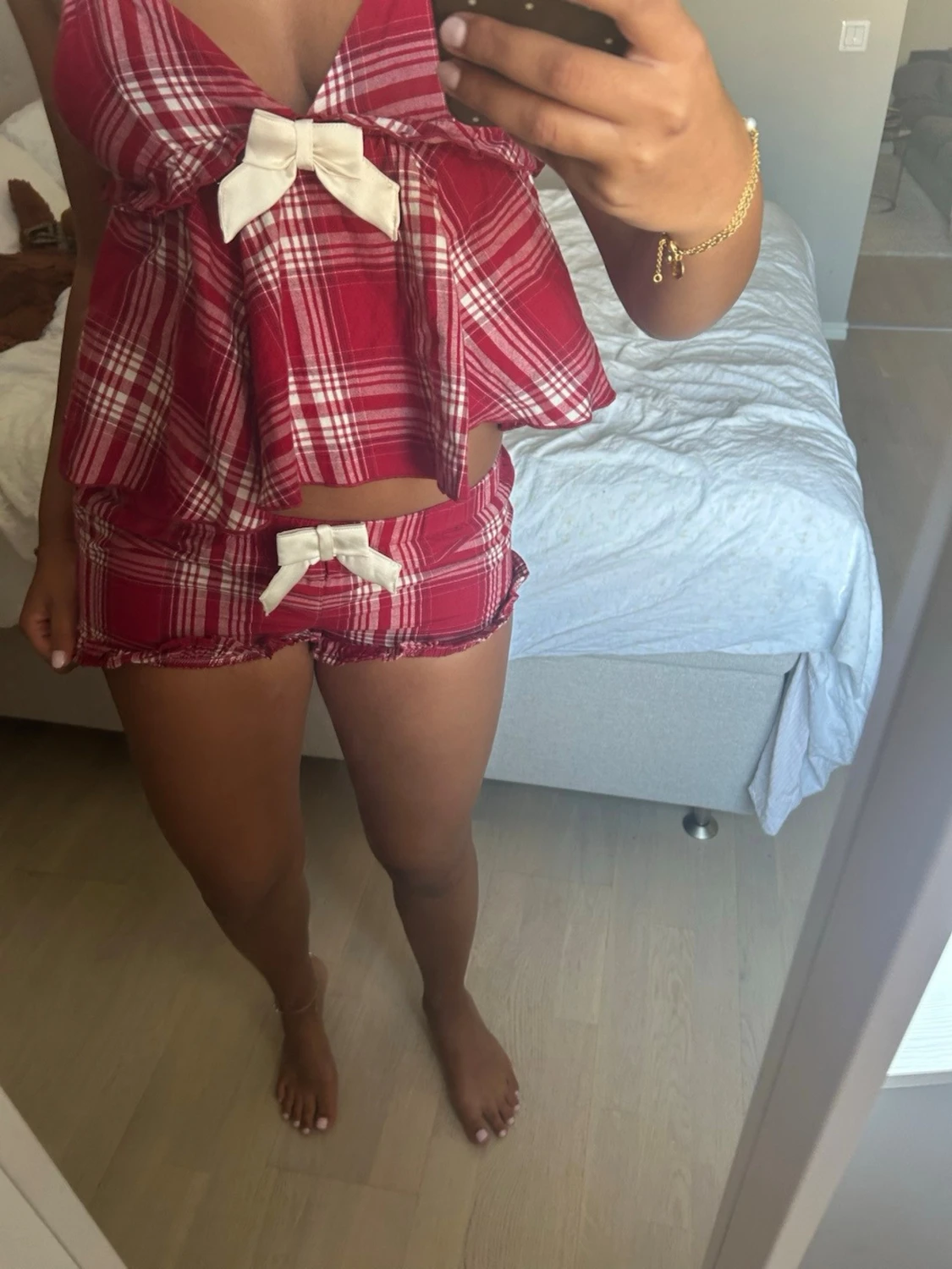 Rött rutigt pyjamas-set med rosetter - 3