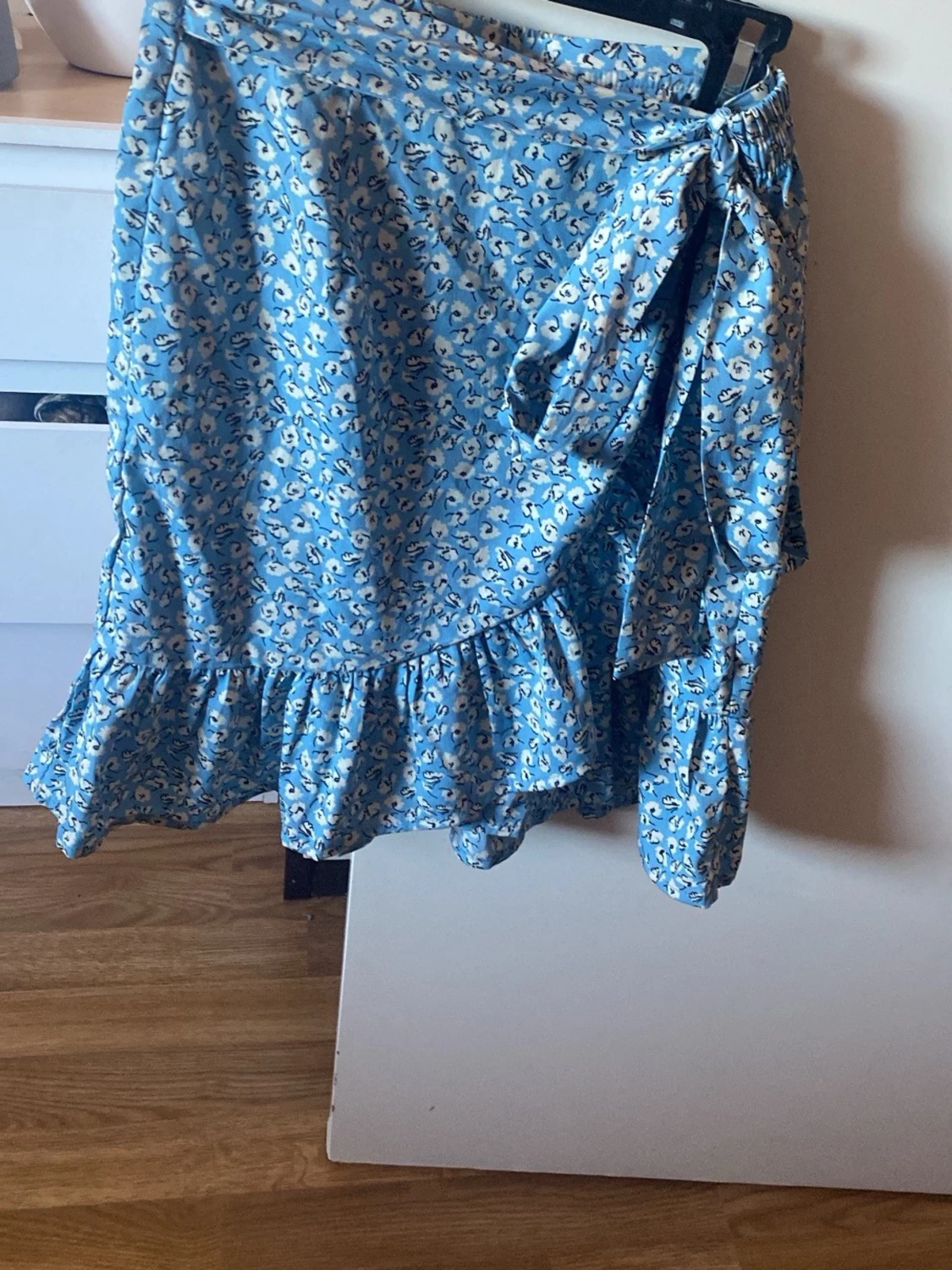 Only Blått blommigt set med volanger - 1