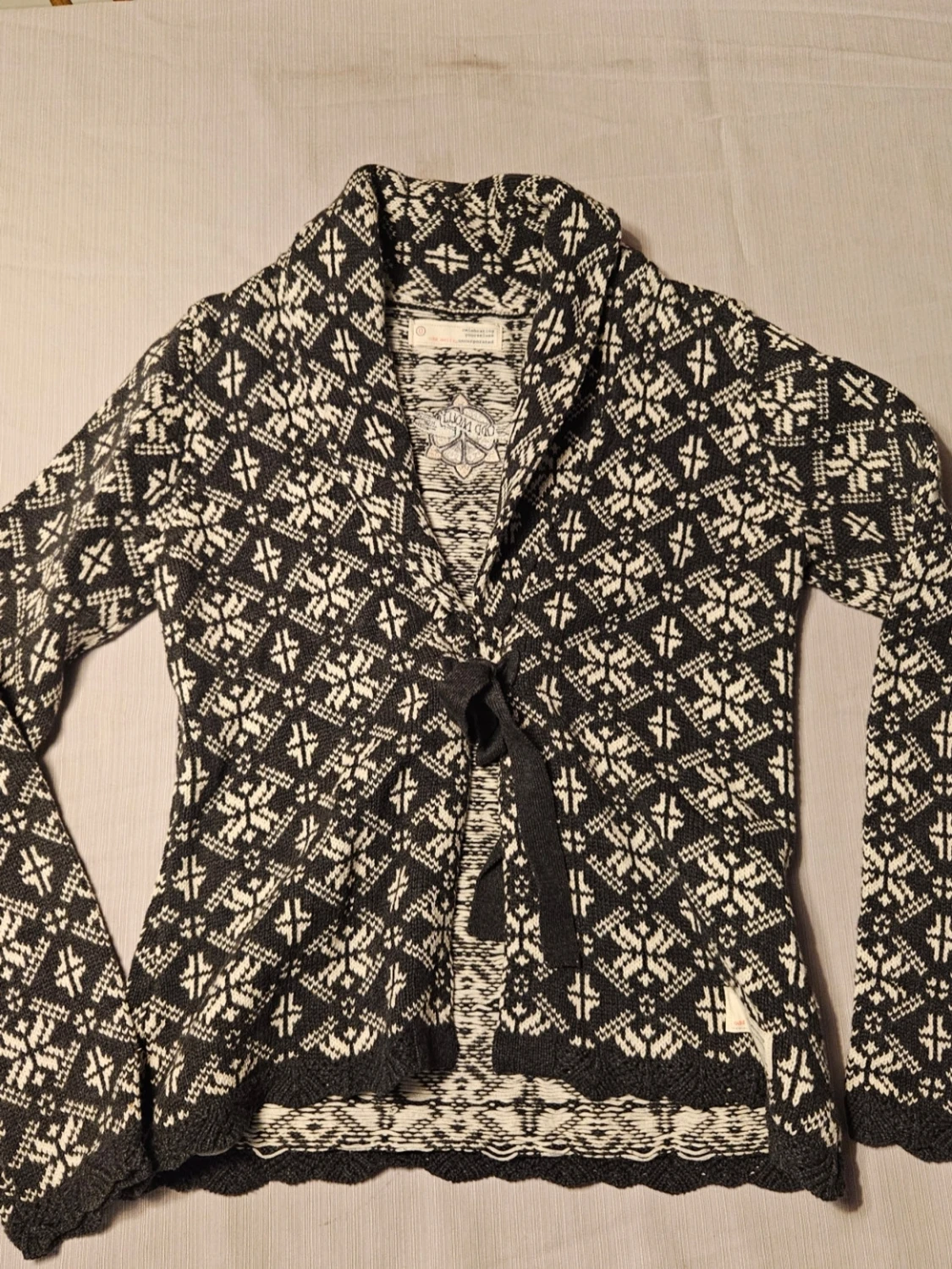 Nyskick ! Mönstrad kofta från Odd Molly