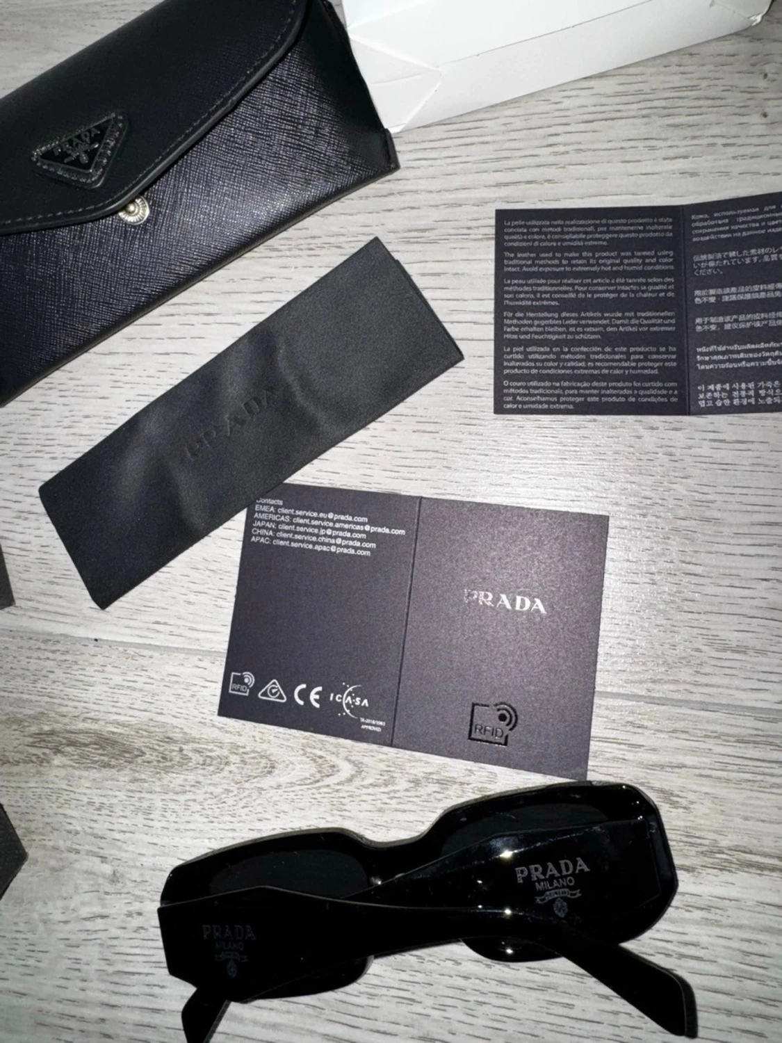 Svarta solglasögon från Prada - 3