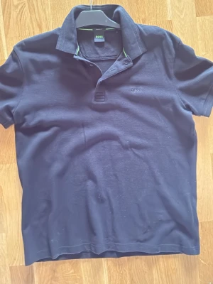 Hugo boss piqe - Säljer min helt nya hugo boss piqe ( oanvänd )