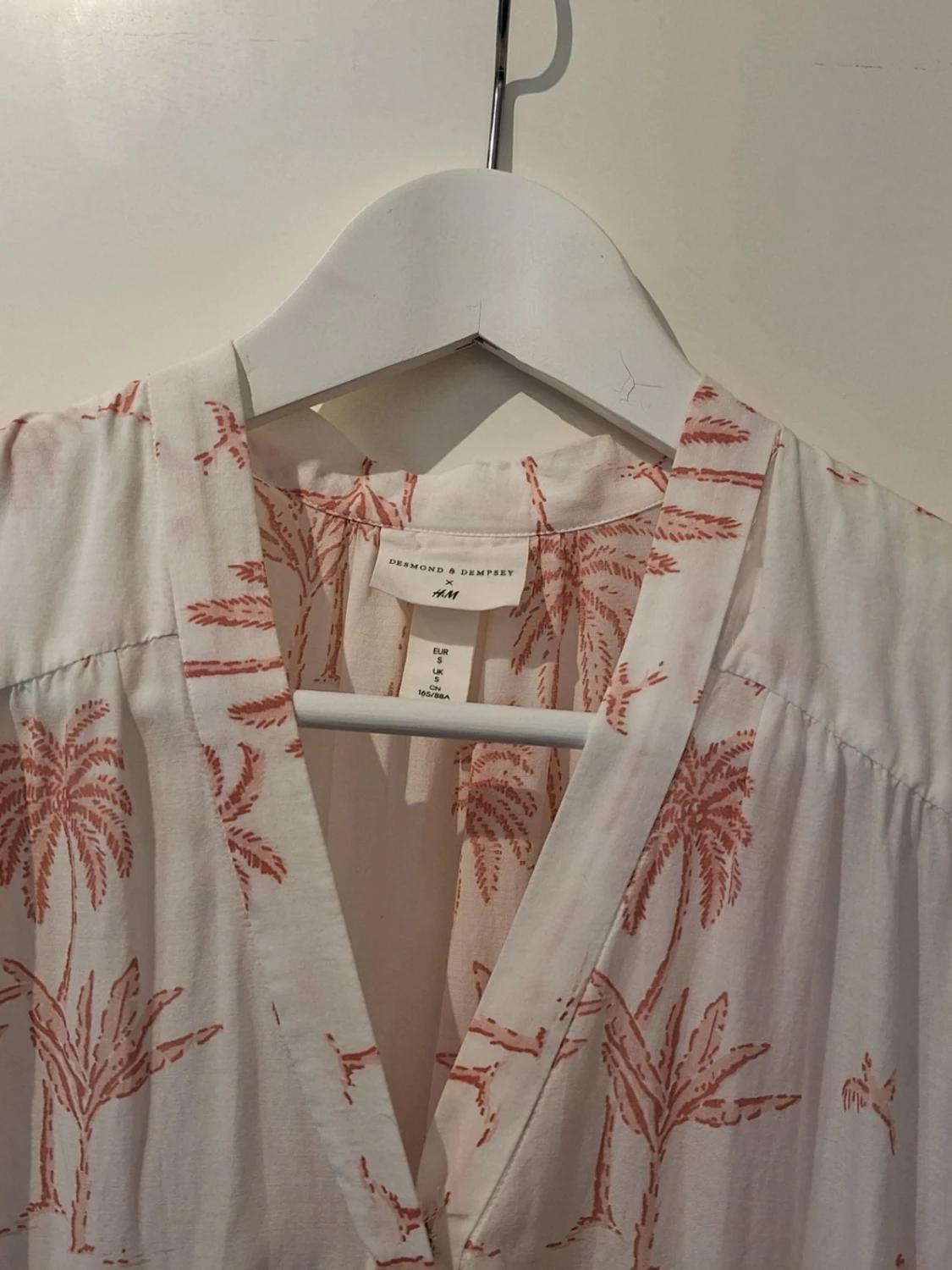 Vit långklänning H&M med palmmönster - 1