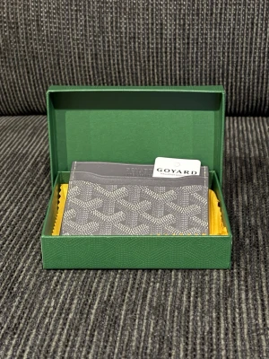 Go4yard korthållare - En grå korthållare, nytt skick. 