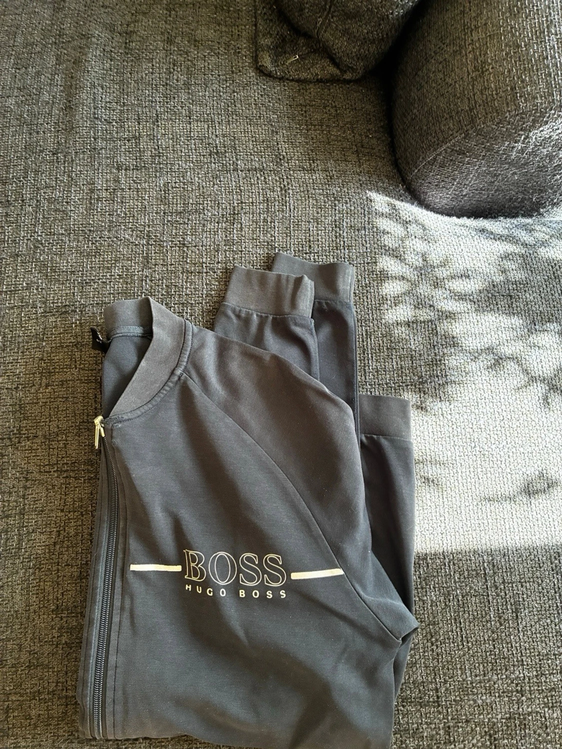 Mörkgrå loungewear-set från Hugo Boss