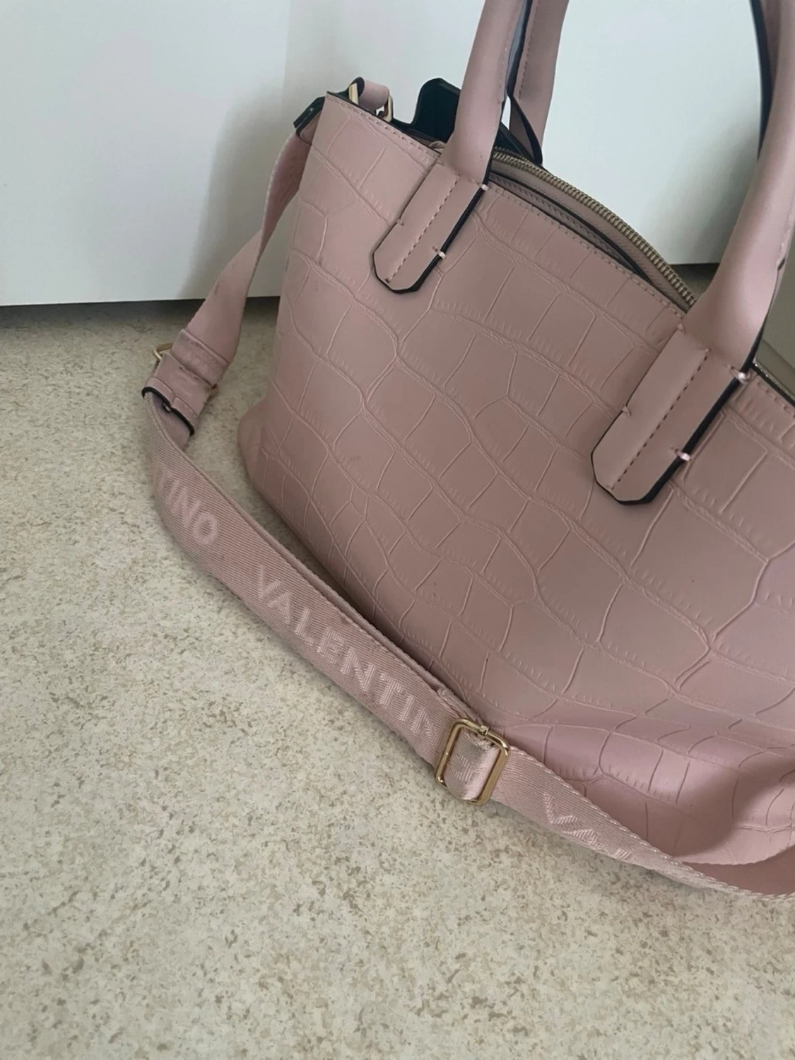 Ljusrosa handväska från Valentino - 2