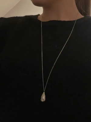 Halsband från Edblad  - As snyggt halsband från Edblad! Kedjans totala längd: 80cm🌟Nypris: 499kr