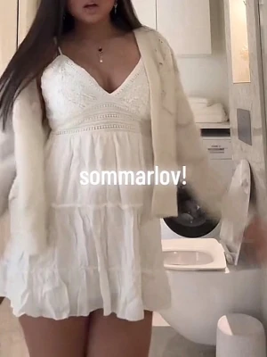 Skit snygg klänning - Söt vit kortklänning❣️