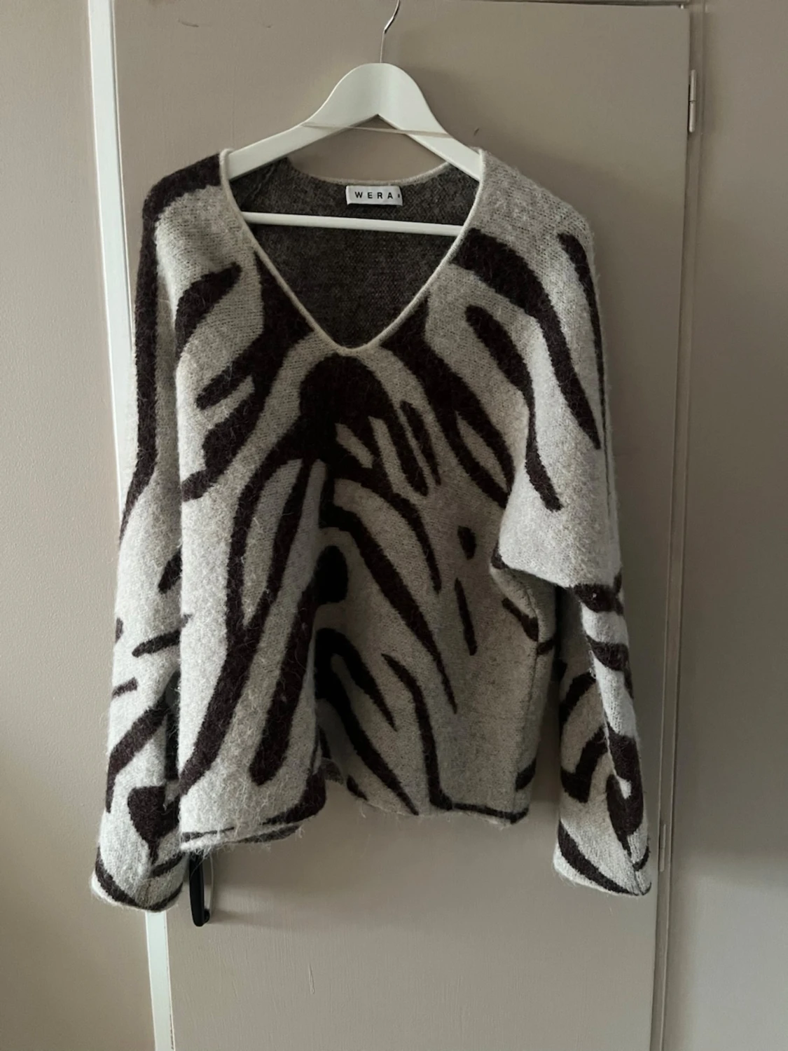 Zebramönstrad stickad tröja Wera - 1