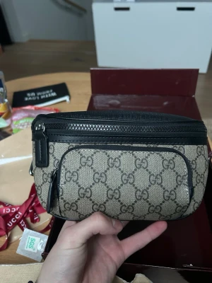 Midjeväska - Helt oanvänd 