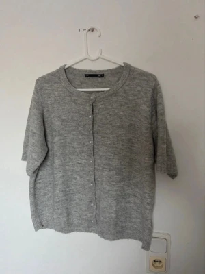 Tröja ifrån lager 157  - Använd fåtal gånger fint skick köpt för 150 kr