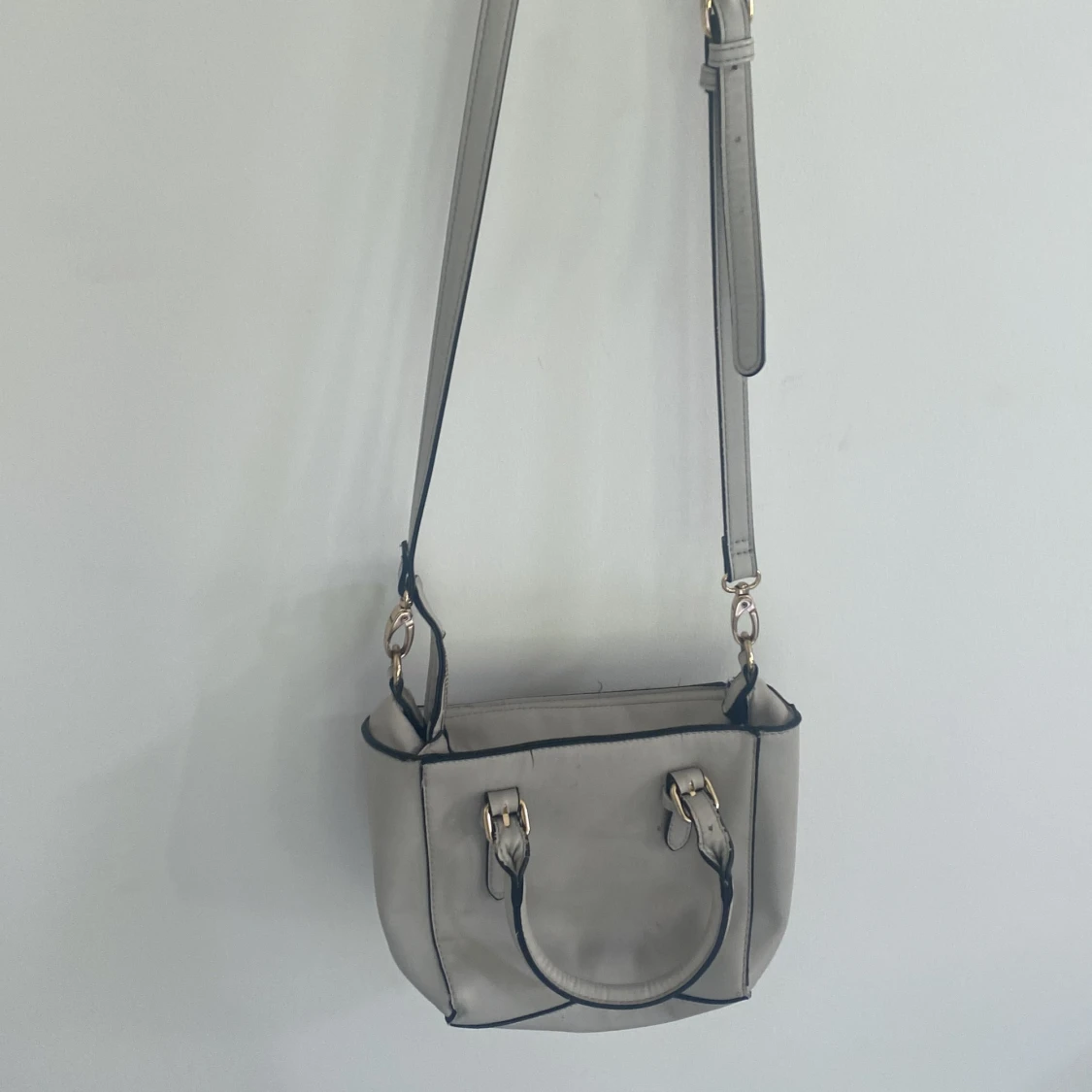 Grå handväska